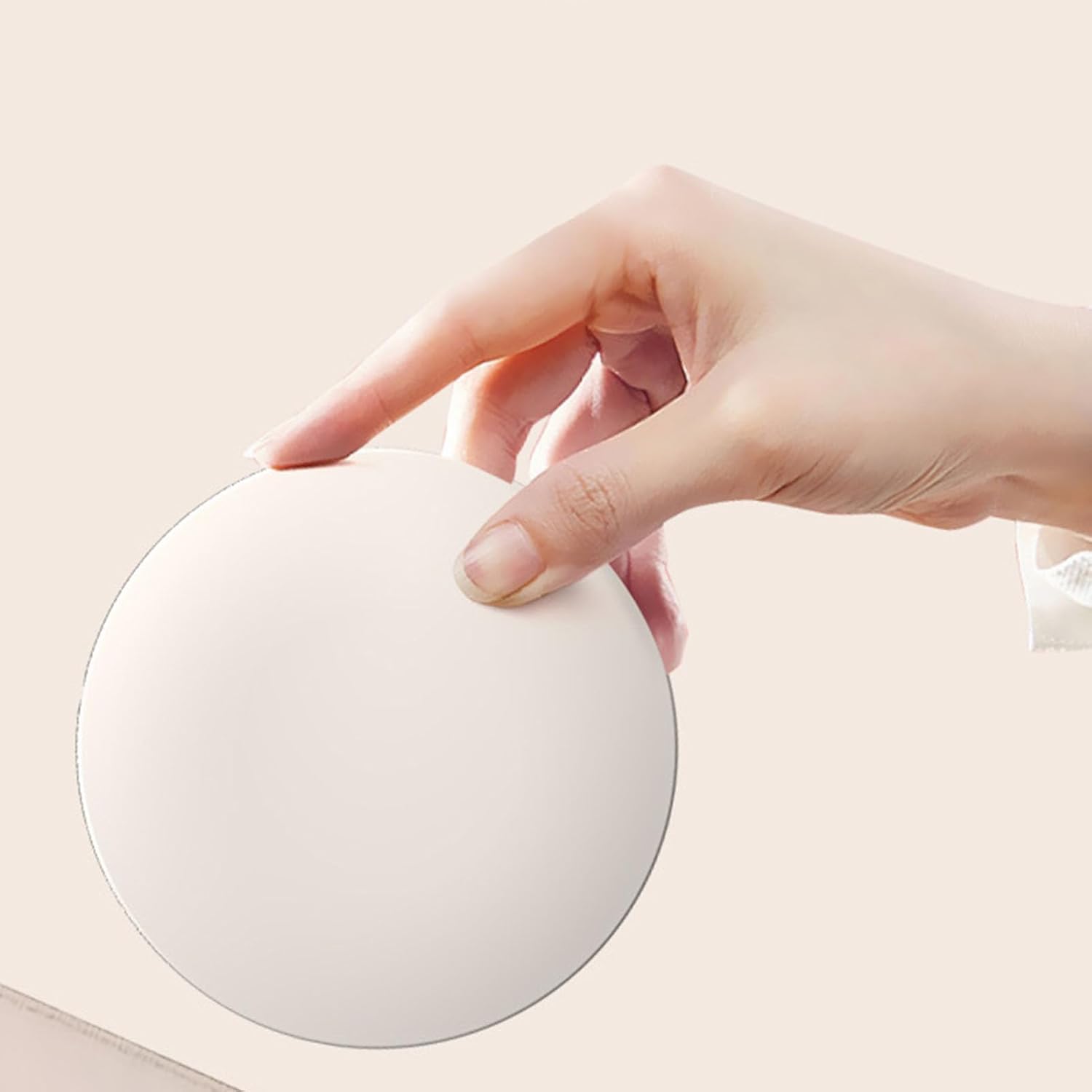 Compact Mirror With Sun Protection Camera