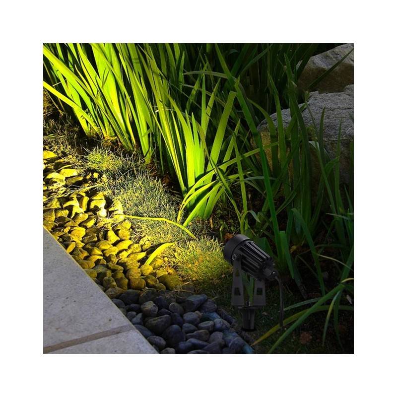 LED Spotlight With Spike